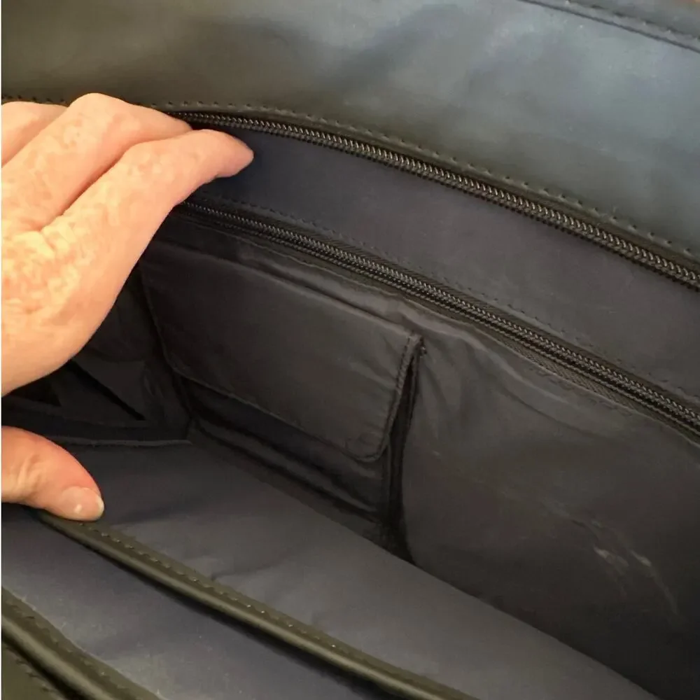 Leonhard Heyden - Laptop Messenger Travel Bag in Black